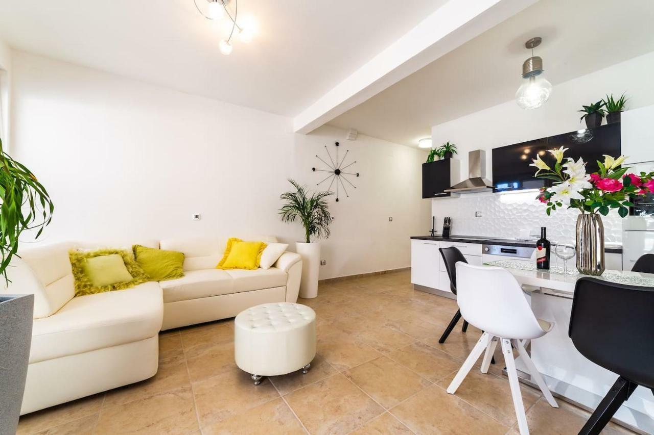 Ln New Apartment Сплит Экстерьер фото